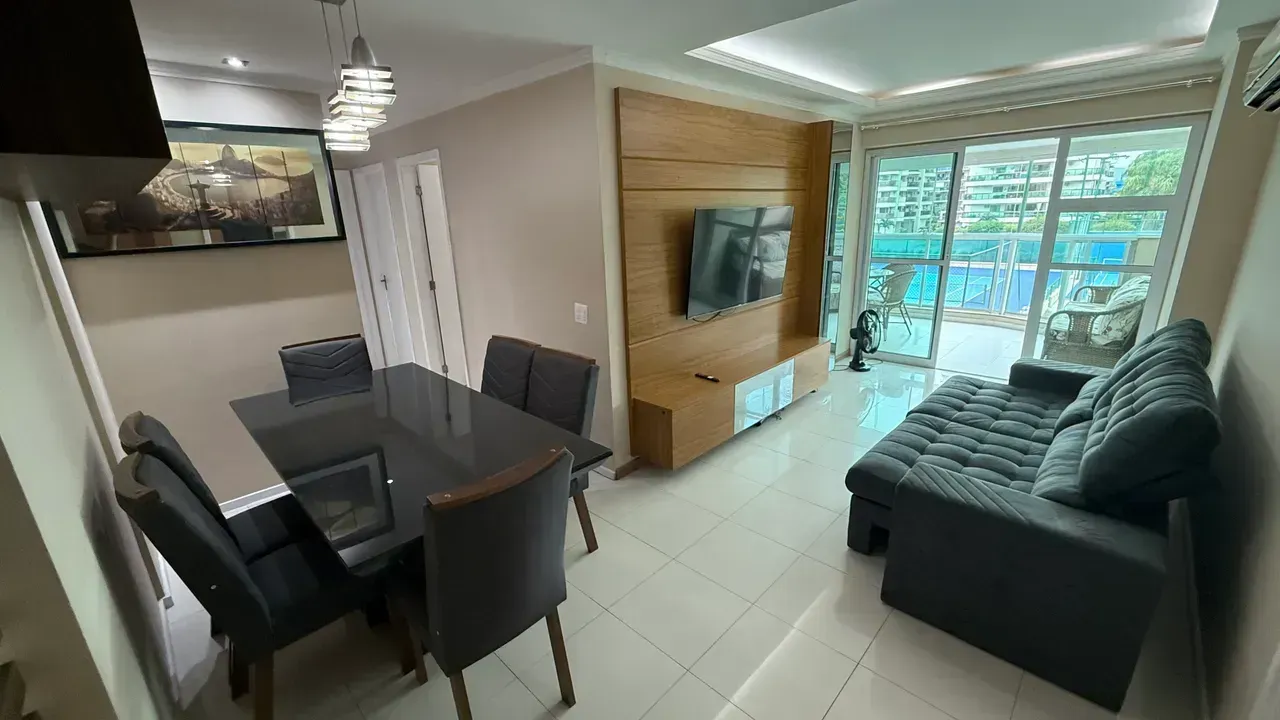 Glass-enclosed balcony in a 3-bedroom apartment, 93 m² — photo 37