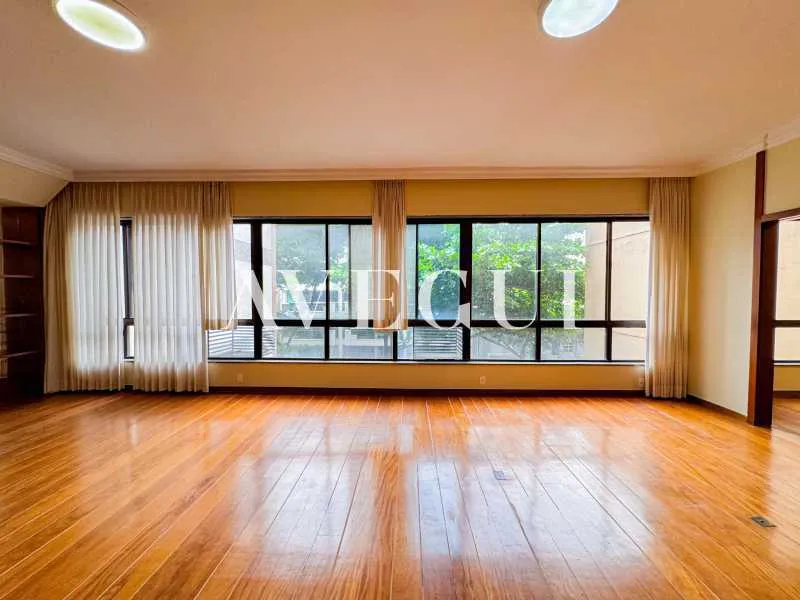 Apartment with 3 bedrooms and 4 bathrooms — photo 5