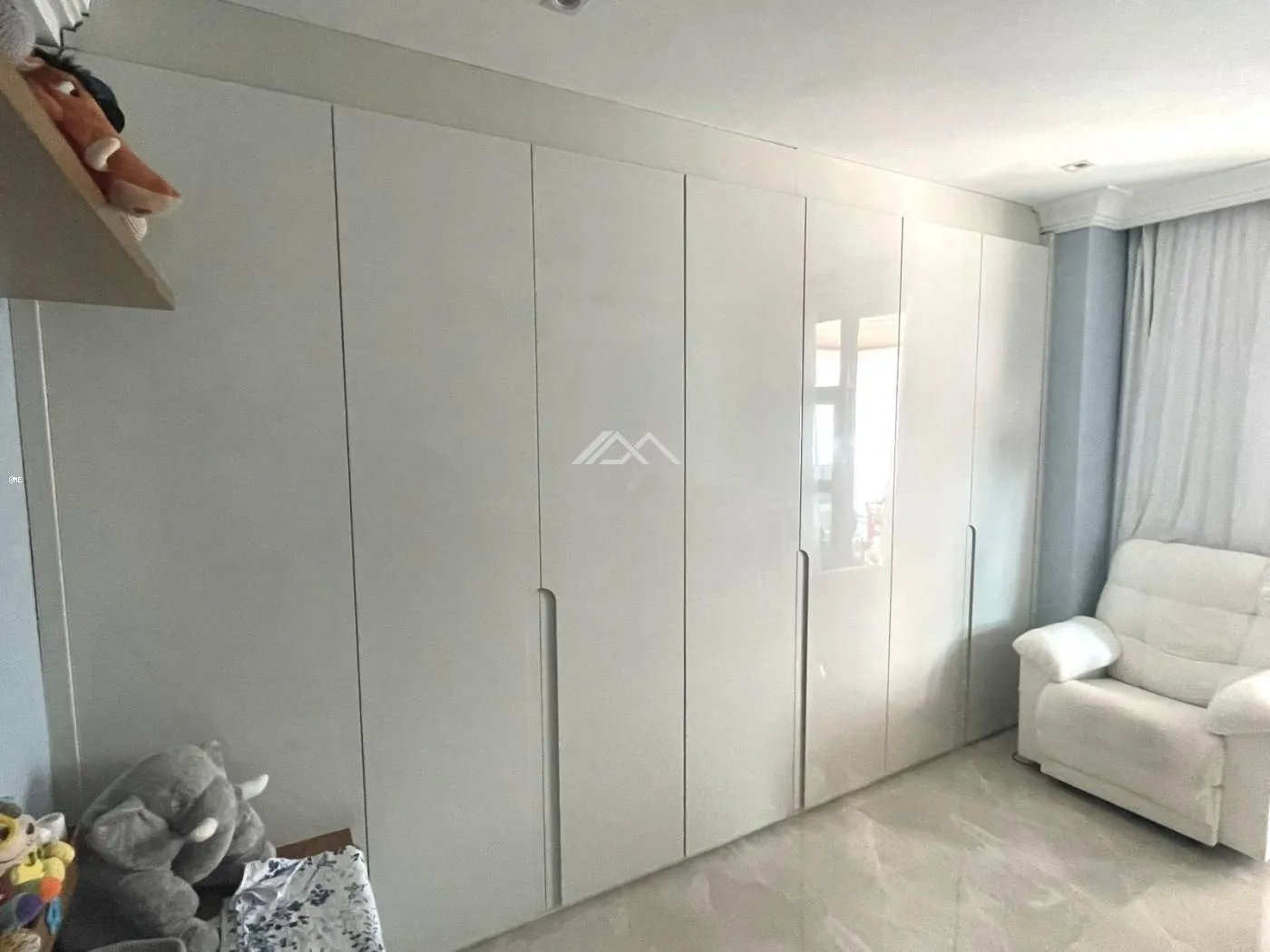 Apartment with 4 bedrooms and 5 bathrooms and enclosed balcony — photo 29