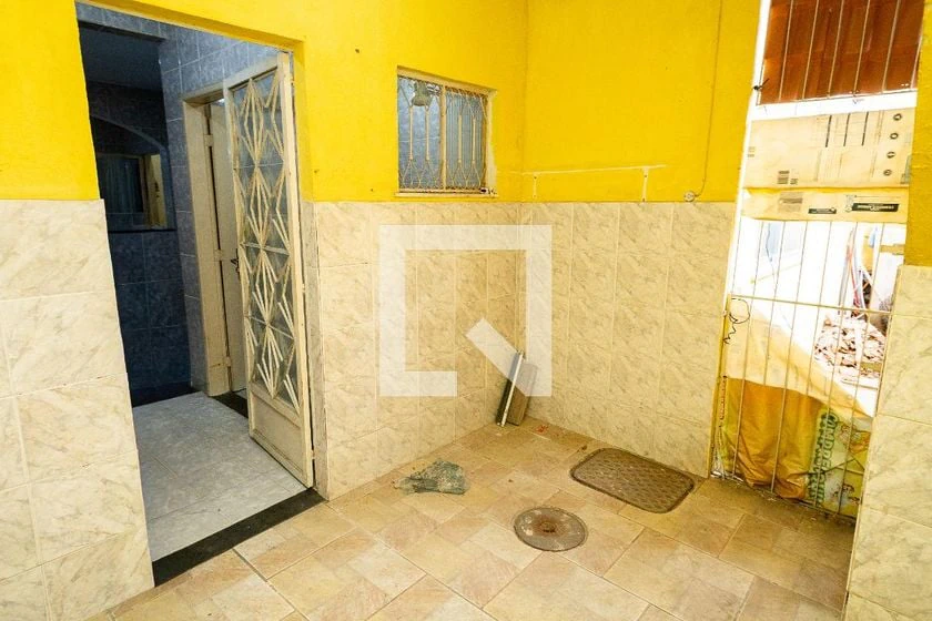 3-bedroom house with private garden and laundry area — photo 28