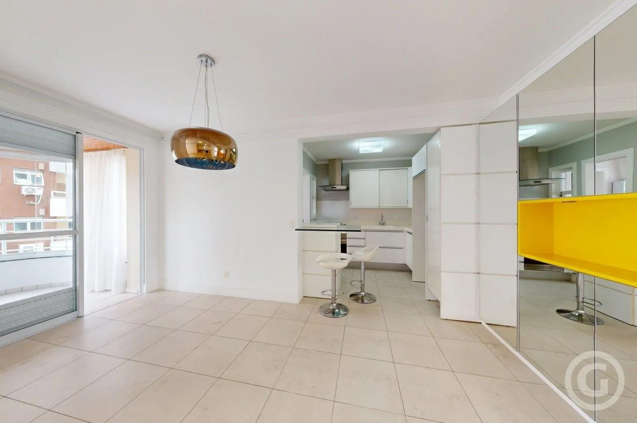132 m² apartment with a water view and a bathtub — photo 11