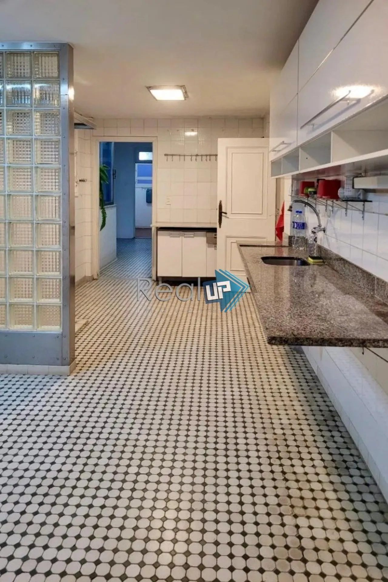 Apartamento para locação com 5 dormitórios e janelas do chão ao teto — photo 44