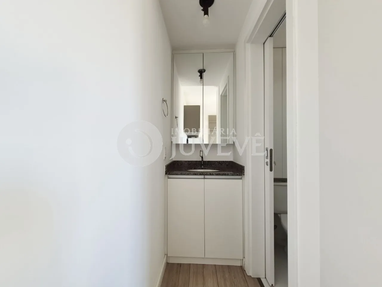 Студия 29 м² без парковки с встроенными шкафами — photo 13