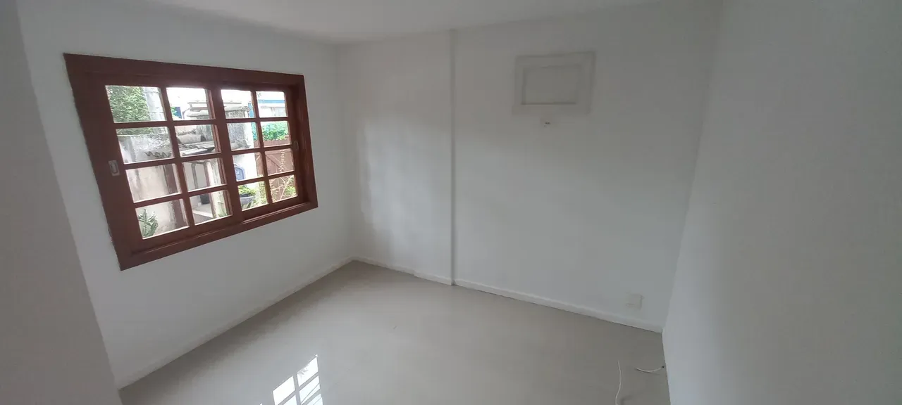 Unfurnished house with a closed kitchen and gas stove — photo 19