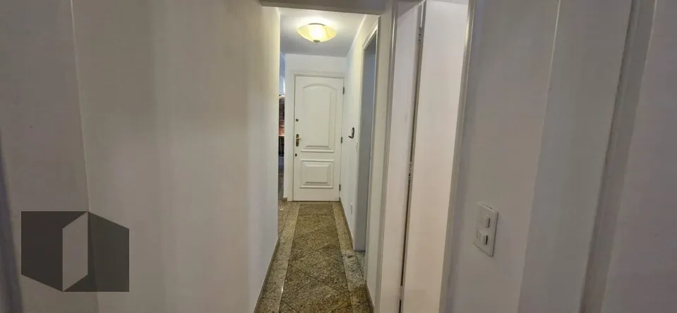 Apartment with a separate kitchen and gas stove — photo 17