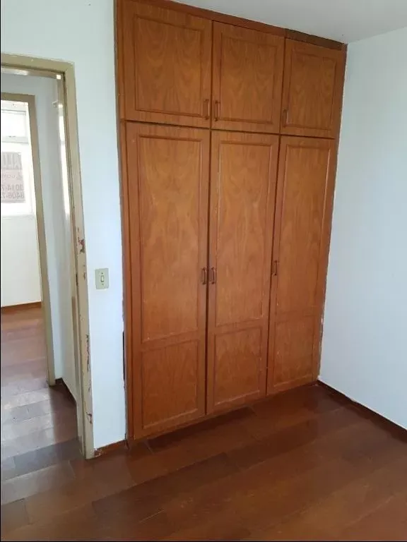 Wood or laminate floors in a 2-bedroom apartment, 47 m² — photo 3