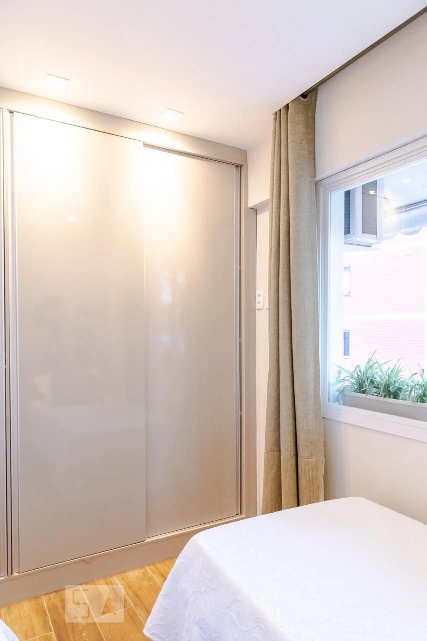 Furnished 2-bedroom apartment with a glassed-in balcony — photo 43
