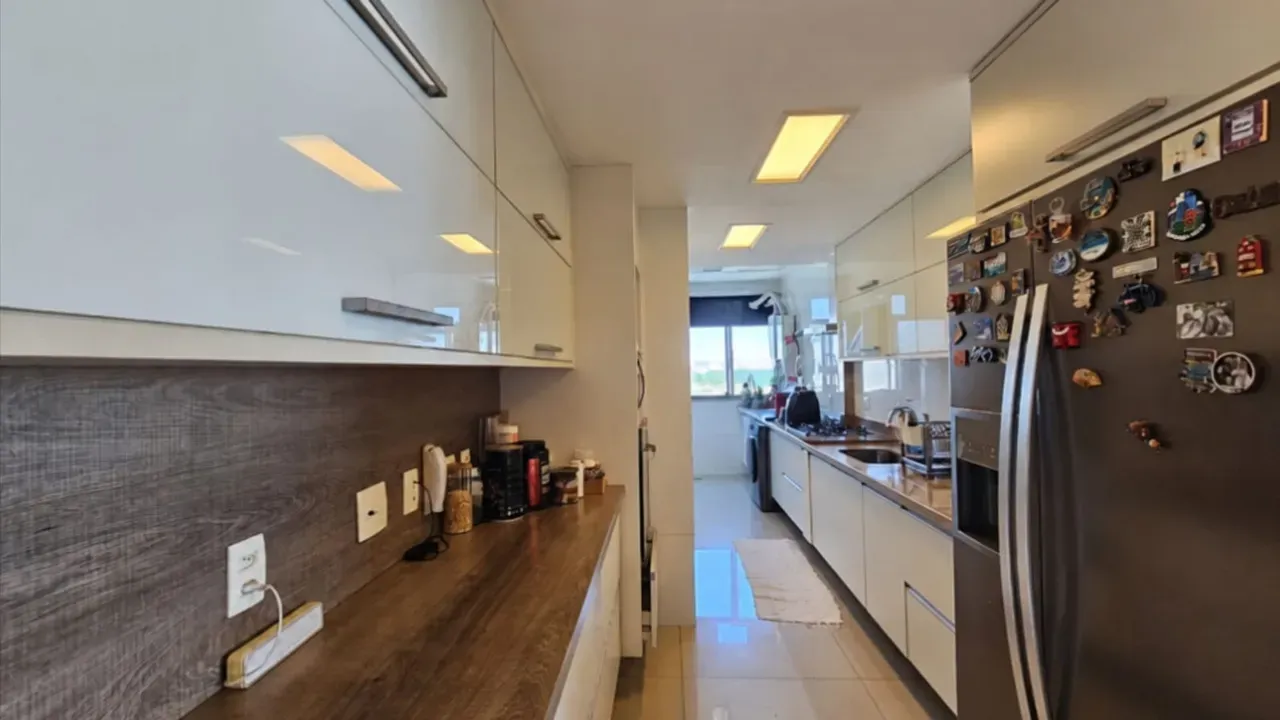 Balcony with a grill in a 3-bedroom apartment, 250 m² — photo 11