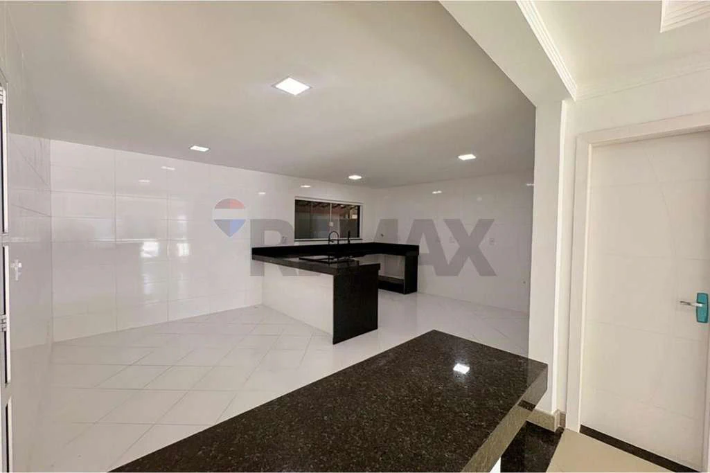 4-suite house with 305 m² and 3 parking spaces — photo 22