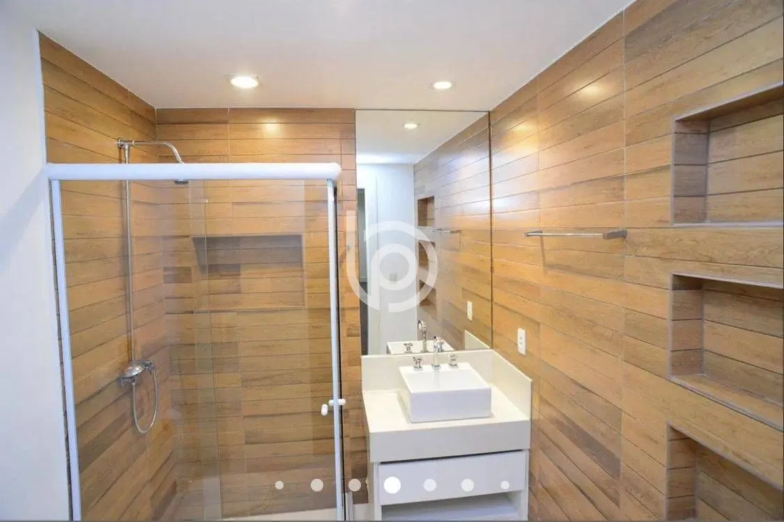 4-bedroom apartment with a closed kitchen and gas stove — photo 28