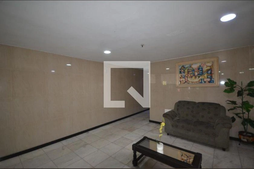 Apartamento com 2 quartos e box de vidro no banheiro — photo 37