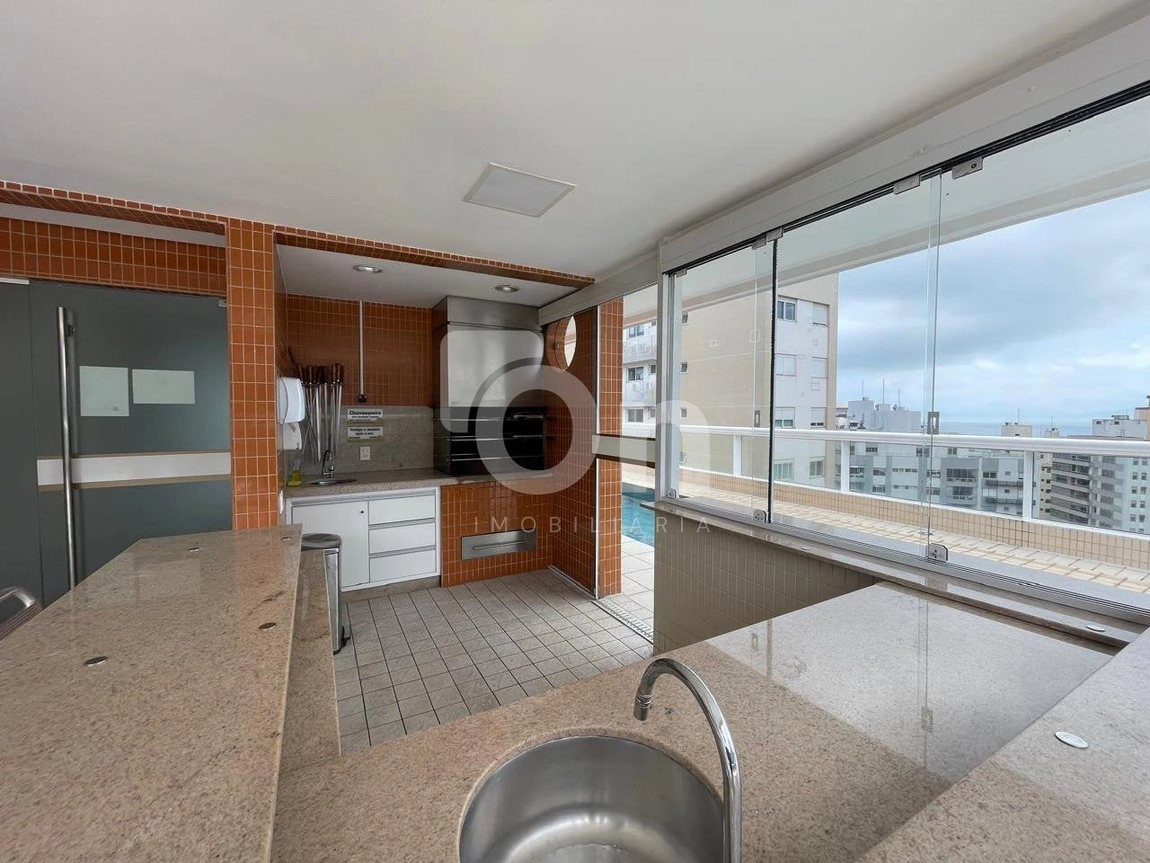 2-bedroom apartment with a water view in Florianópolis — photo 3