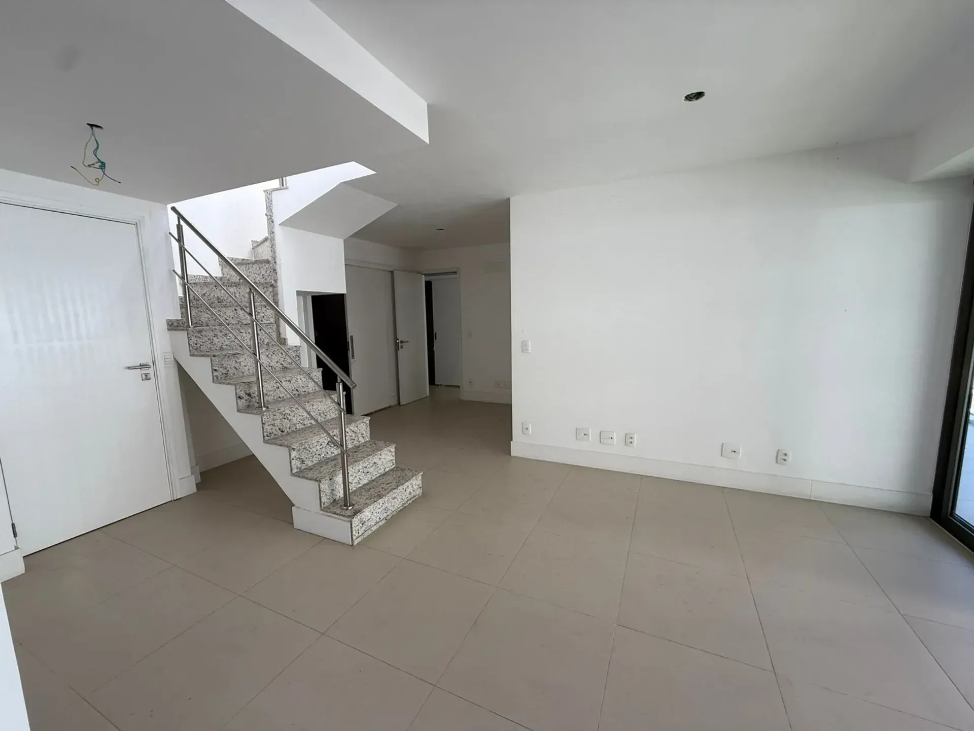 Apartment with balcony, 3 bedrooms and 2 parking spots — photo 9