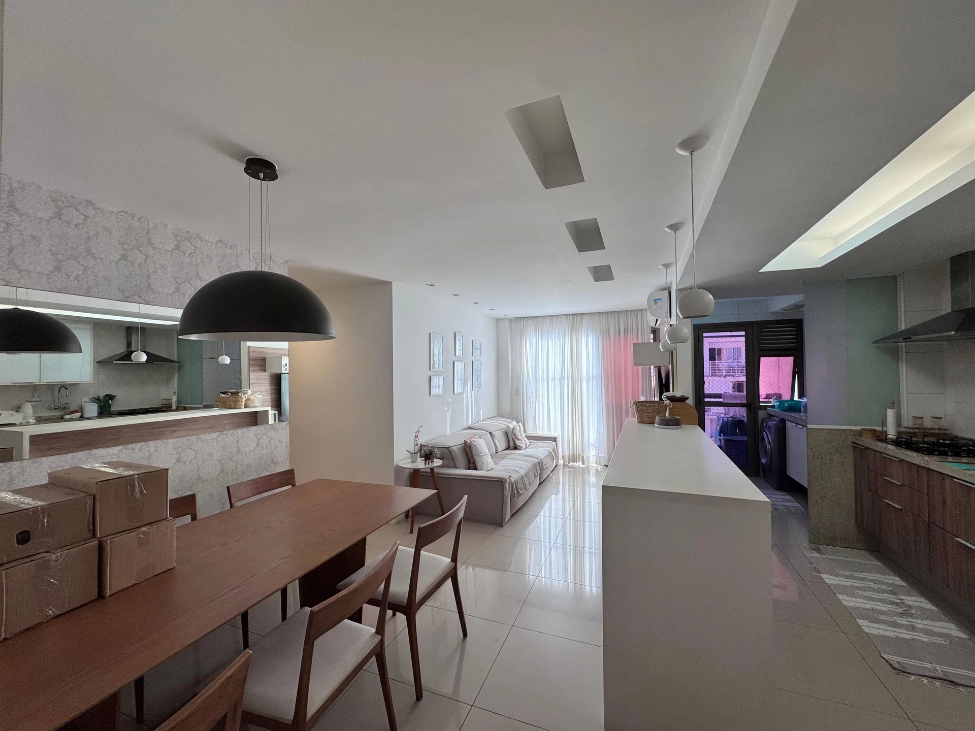4-bedroom apartment with a glass-enclosed balcony — photo 17