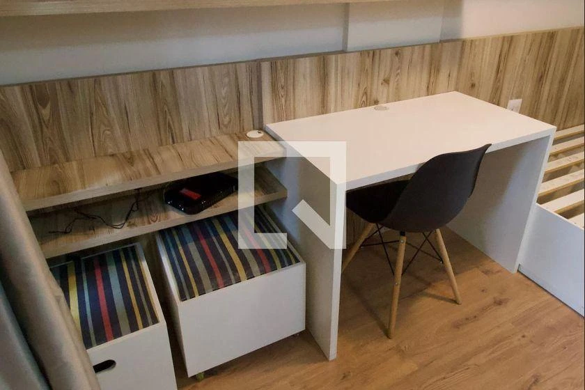 Furnished 1-bedroom apartment with compact kitchen — photo 19