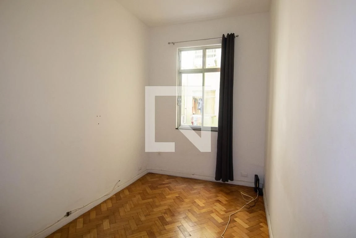 Apartamento, 30 m², com piso de madeira ou laminado — photo 20
