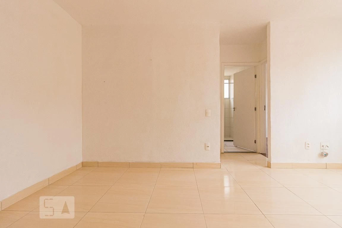 Apartamento sem mobília com cozinha fechada e 2 quartos — photo 15