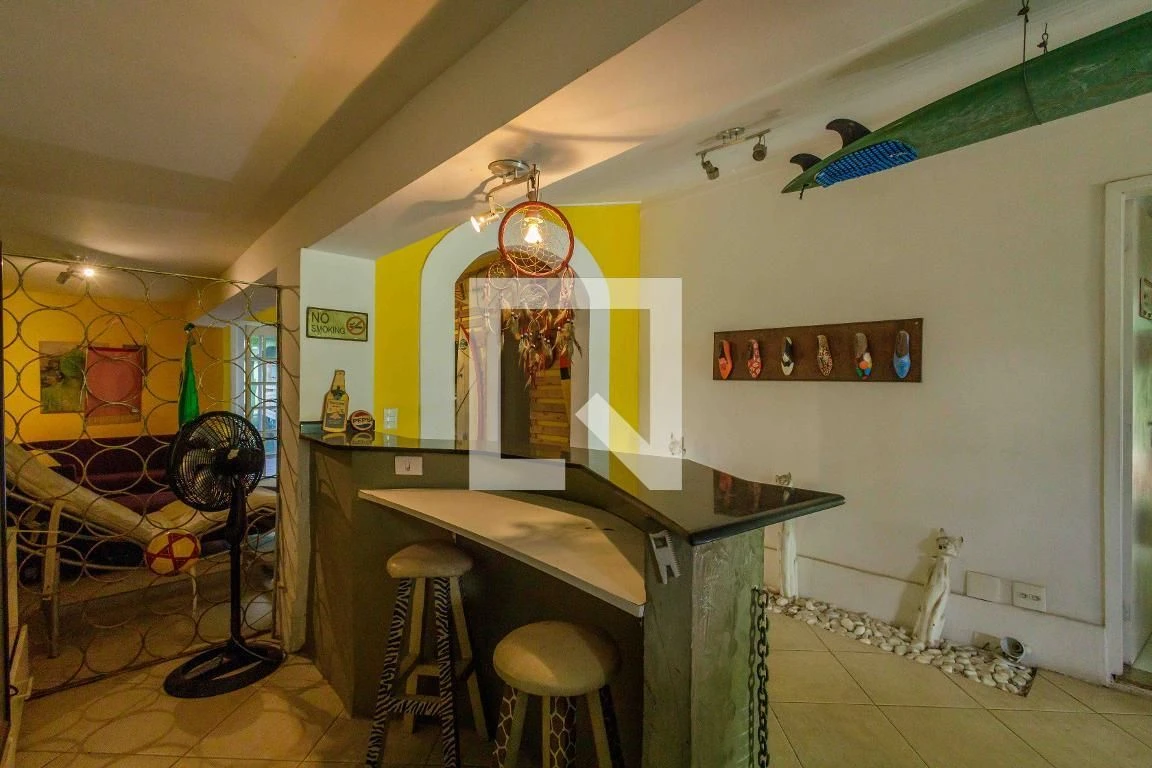 House with 6 bedrooms, private garden and condo pool — photo 41