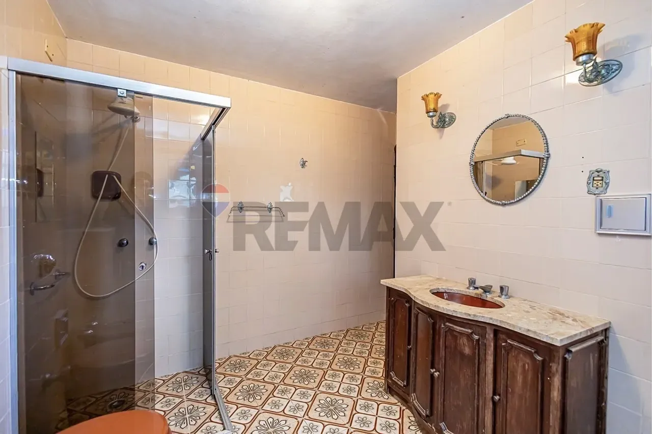 House with 3 bedrooms, 1 en-suite and private garden 309 m² — photo 39