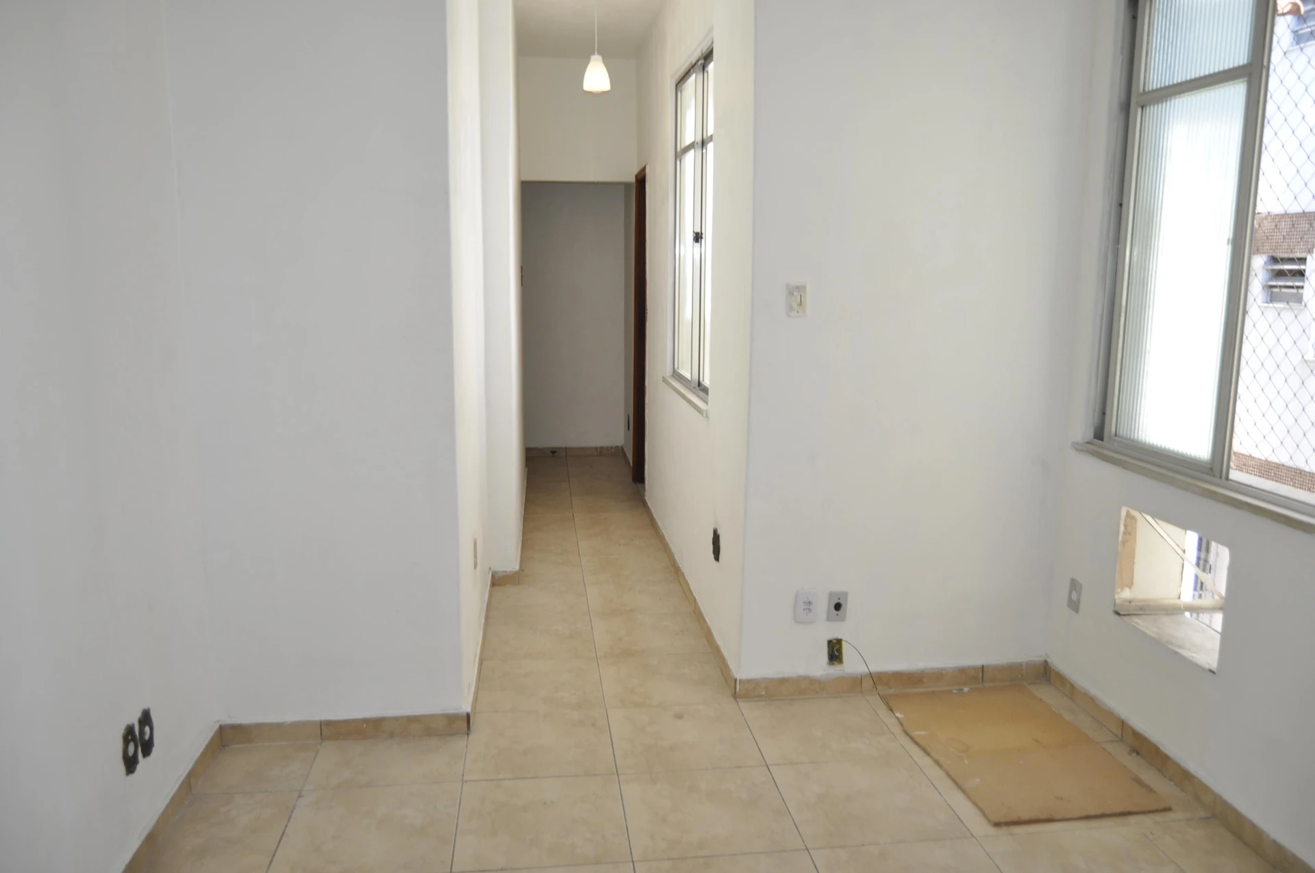 Unfurnished apartment with 2 bedrooms and private garden — photo 27