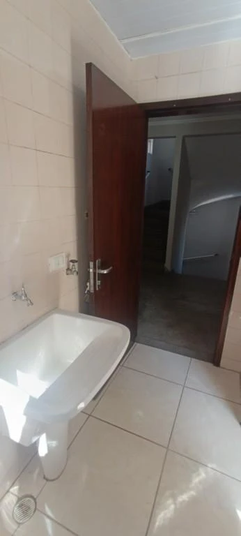 Piso de 80 m² sin amueblar con 3 dormitorios y cocina cerrada — photo 4