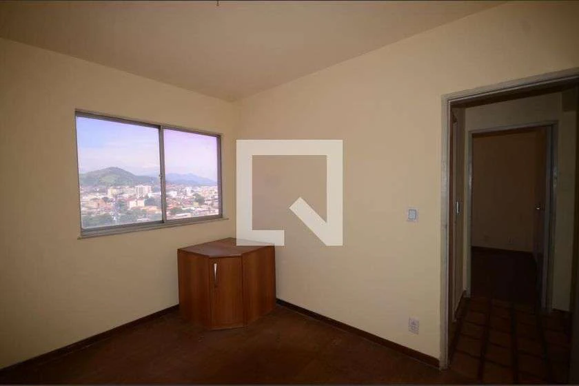 Apartamento com 2 quartos e box de vidro no banheiro — photo 27