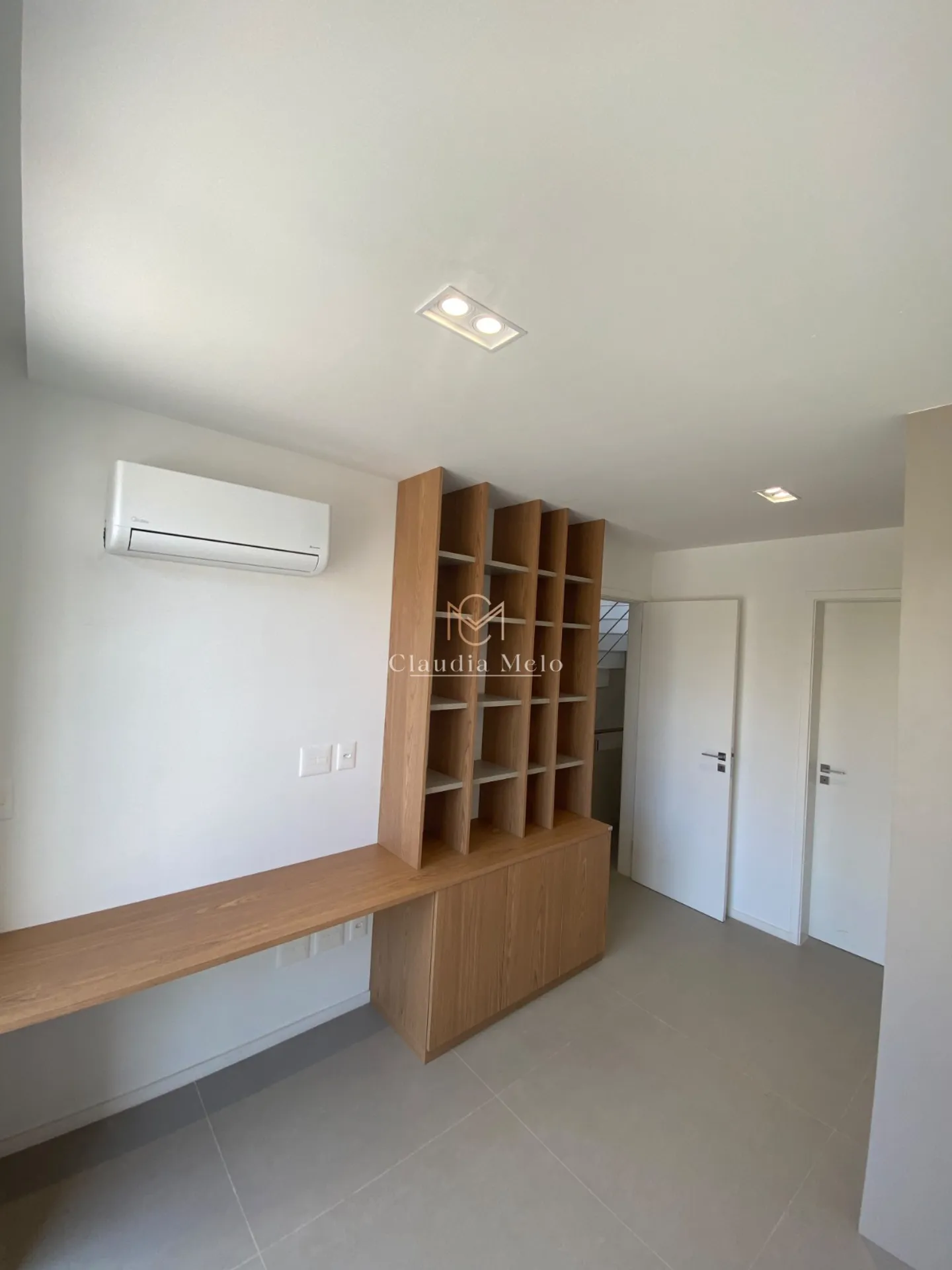 360 m² house with 3 en-suite bedrooms and private garden — photo 11