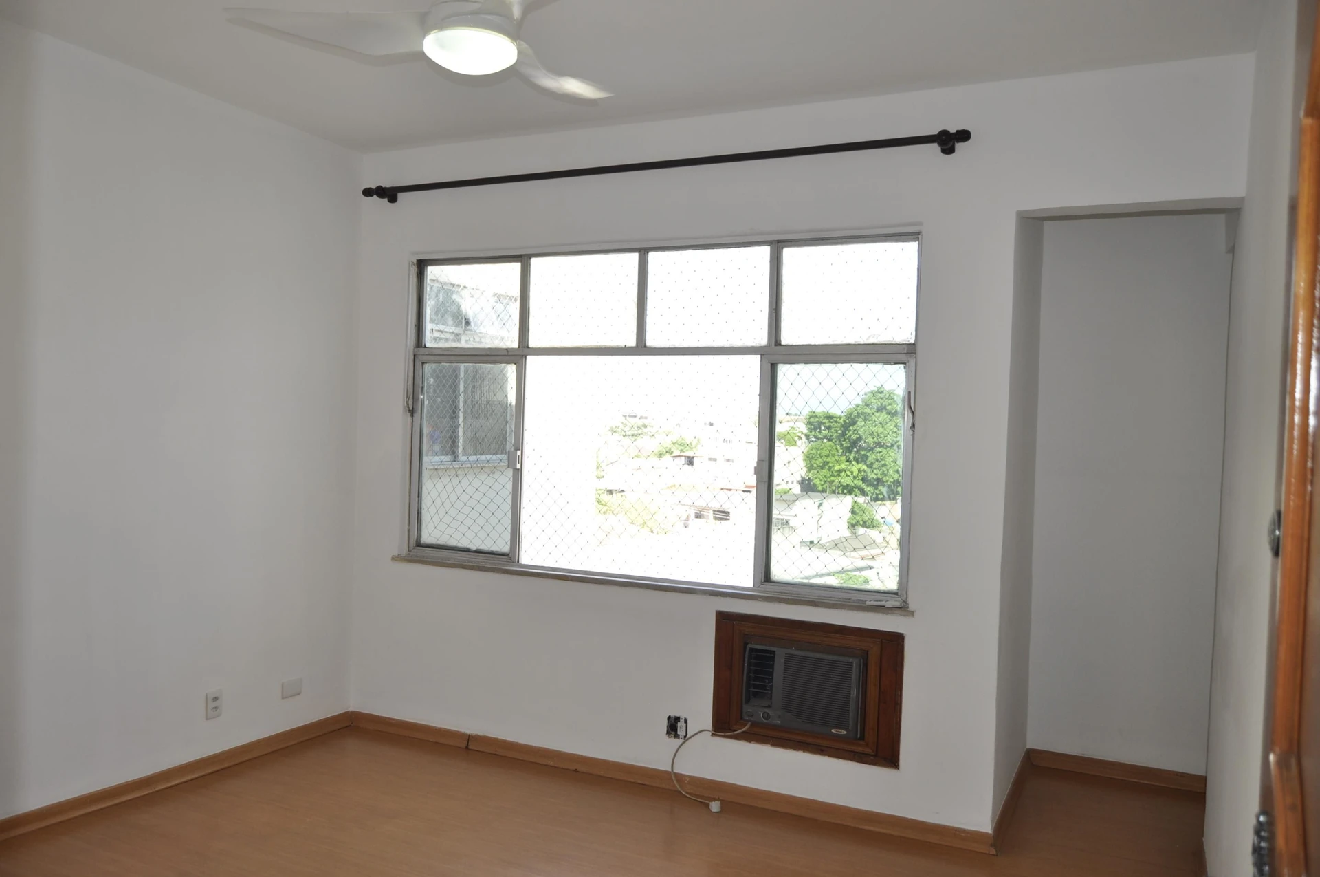 Rental apartment with 2 bedrooms and 1 parking spot — photo 3