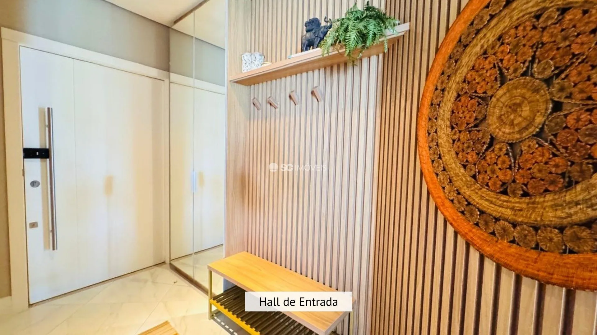 Furnished 2-bedroom apartment with balcony and 111 m² — photo 33