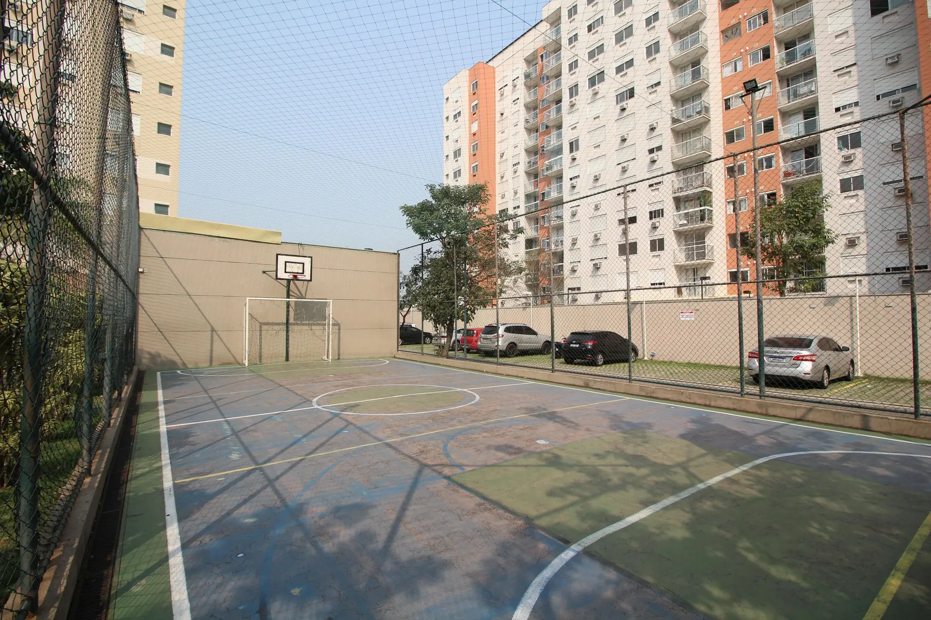 Квартира с 2 спальнями, балконом и бассейном в доме — photo 19