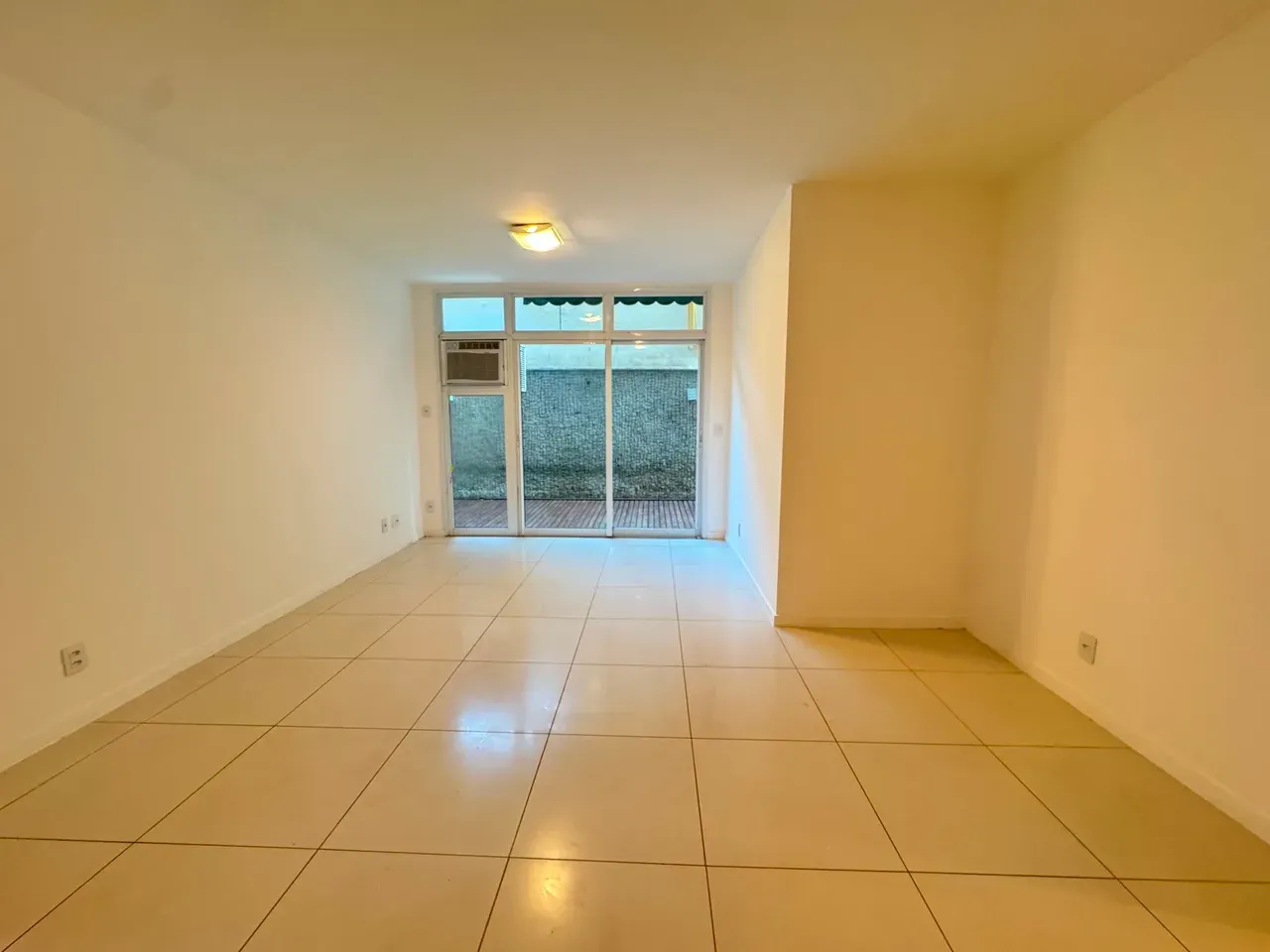 2-bedroom apartment, 1 with its own bathroom, 105 m² — photo 6