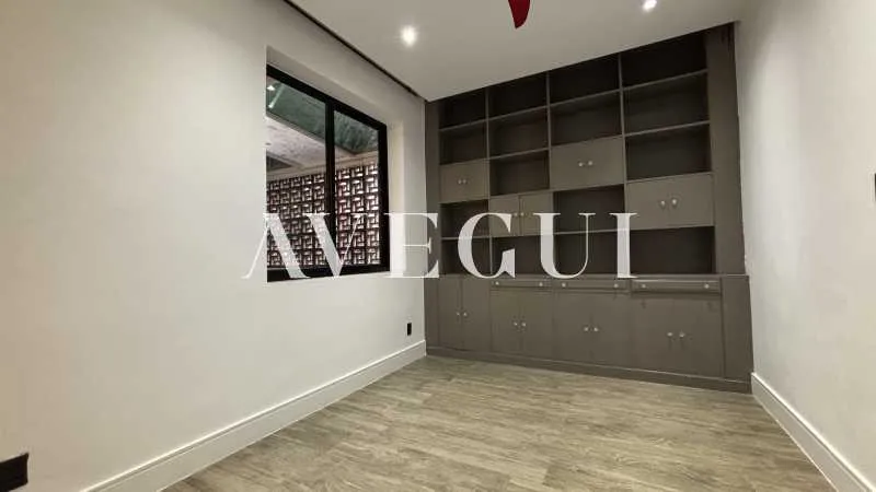 Unfurnished apartment with 4 bedrooms and 5 bathrooms — photo 29