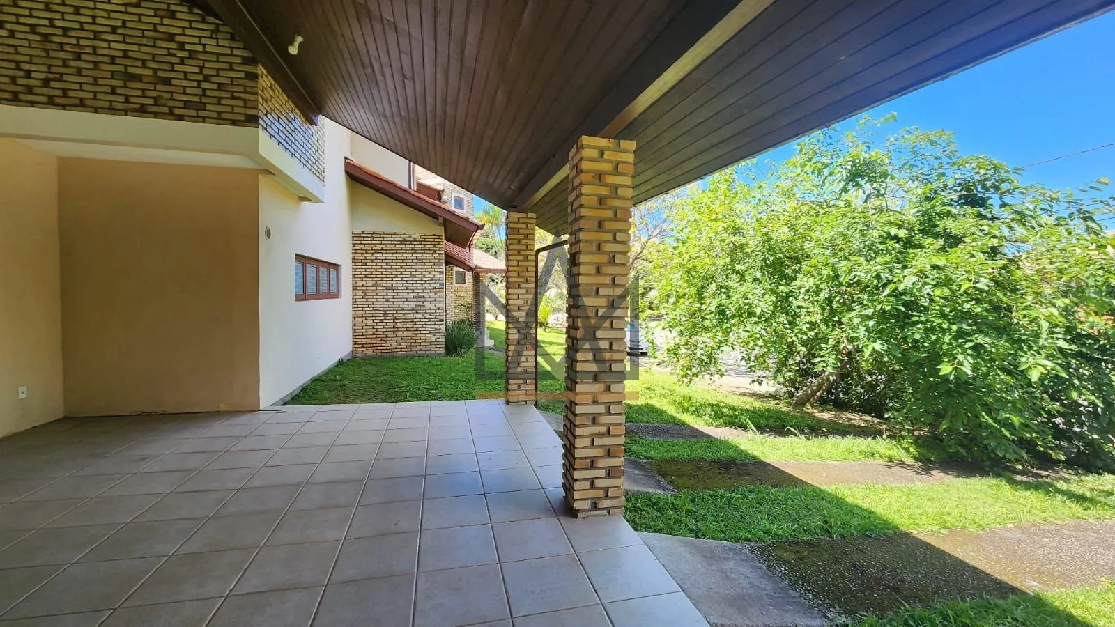 4-bedroom house with a balcony grill and garden — photo 30