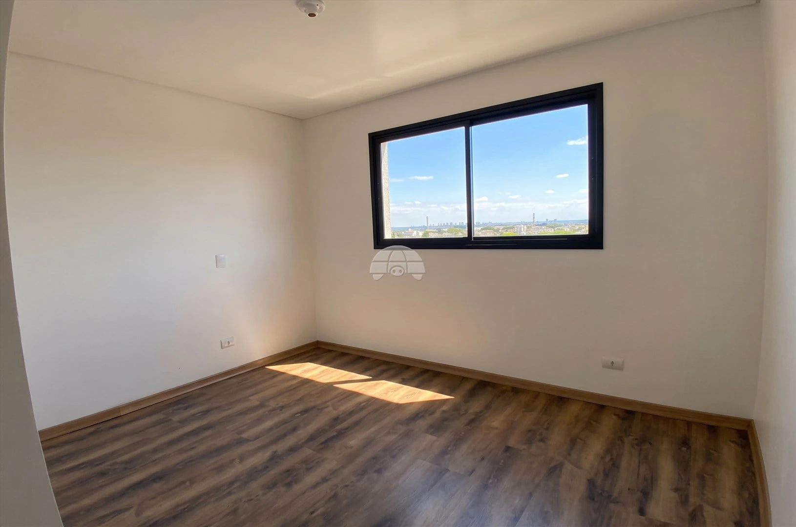 2-bedroom apartment with a grill on the balcony in Curitiba — photo 5