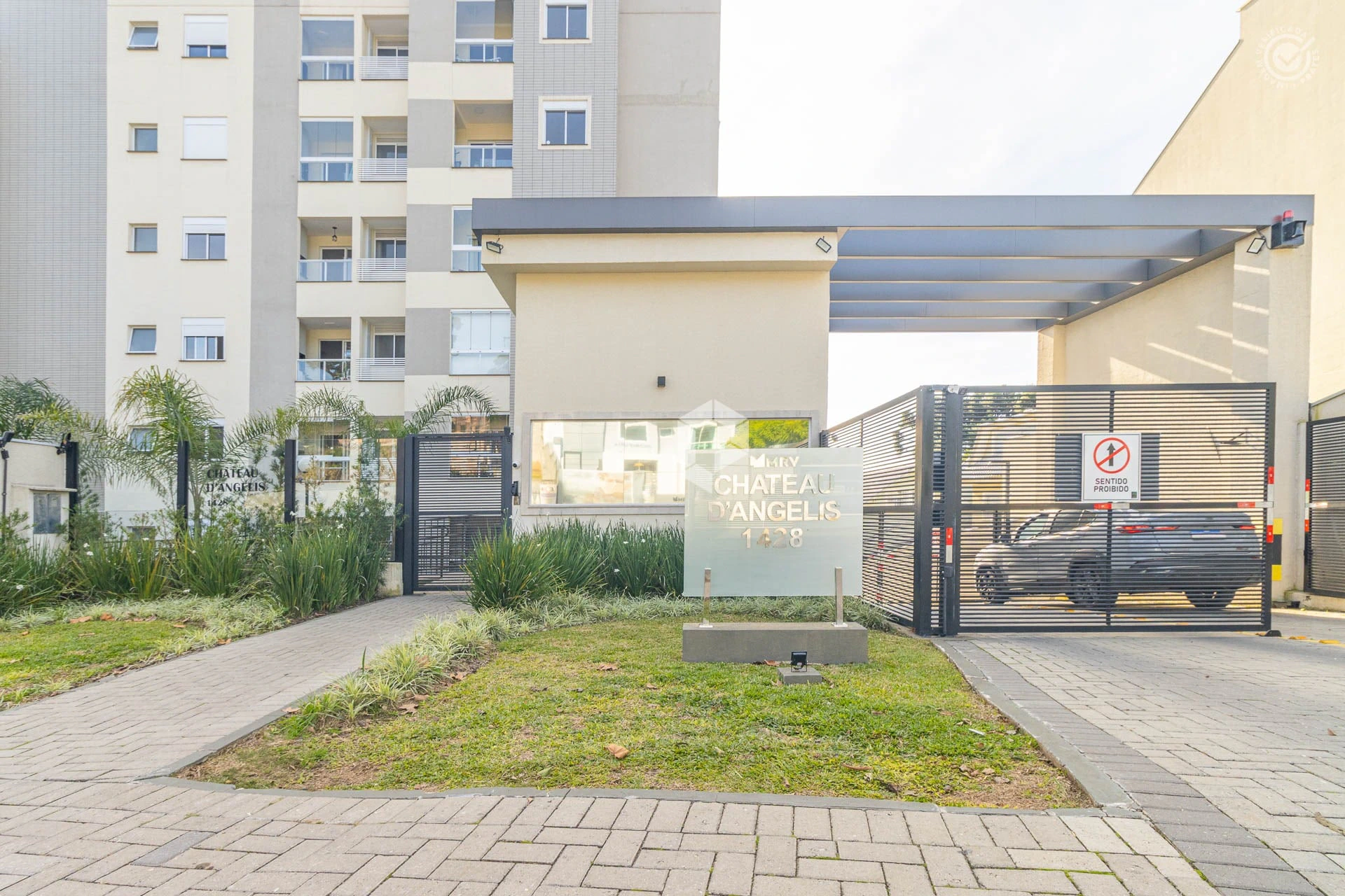 2-bedroom apartment with a grill on the balcony in Curitiba — photo 9