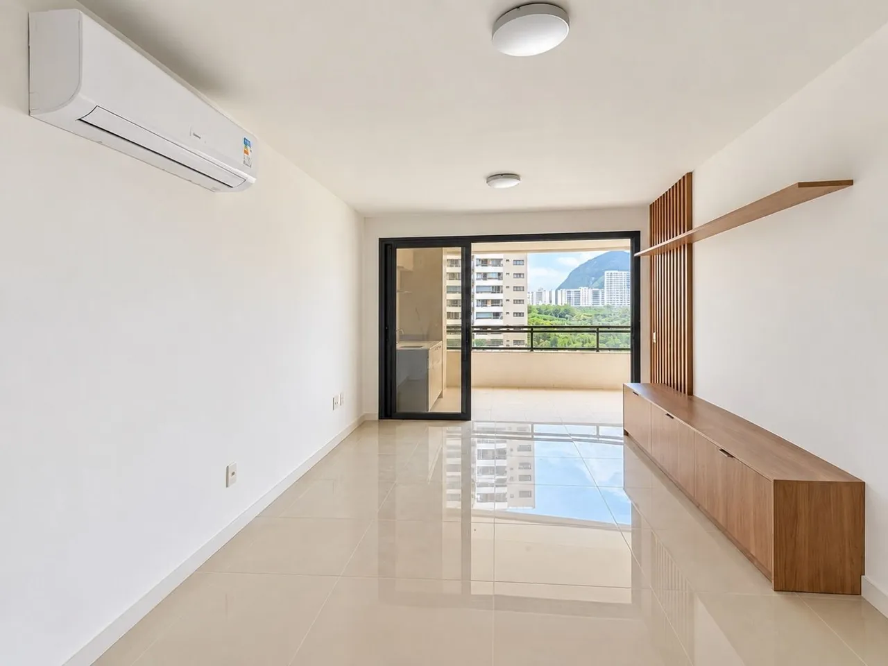 Apartamento de 4 quartos em condomínio com piscina