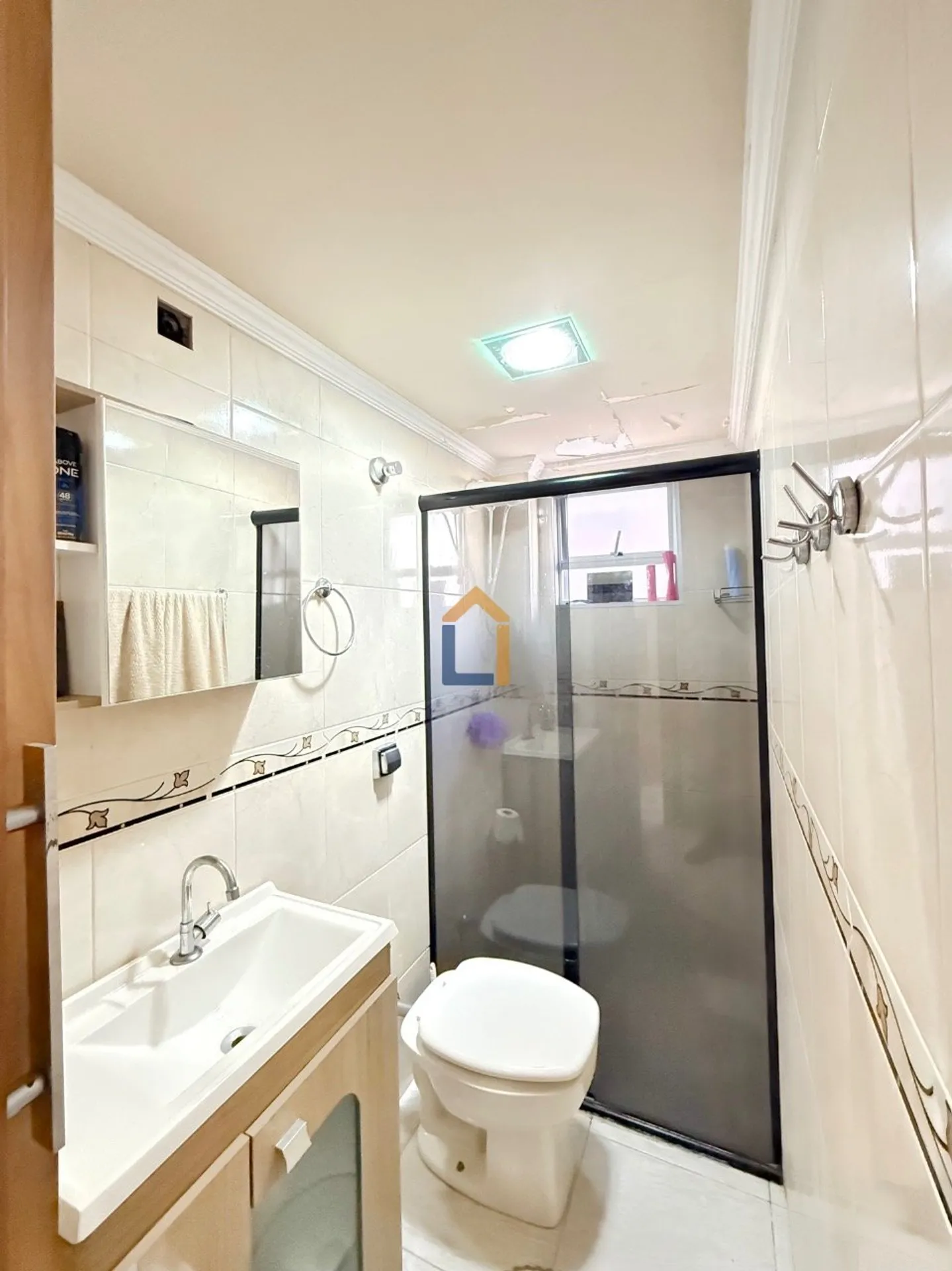 3-bedroom apartment with a washing machine in Curitiba — photo 23