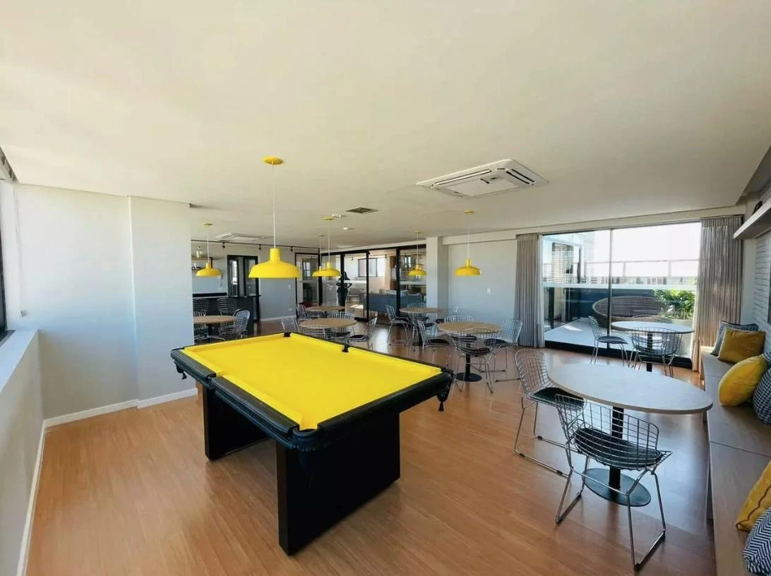 Floor-to-ceiling windows in a one-bedroom apartment, 45 m² — photo 21