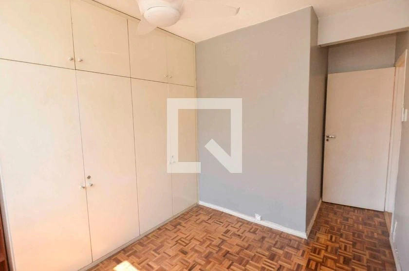 2-bedroom apartment with wood or laminate floors — photo 10