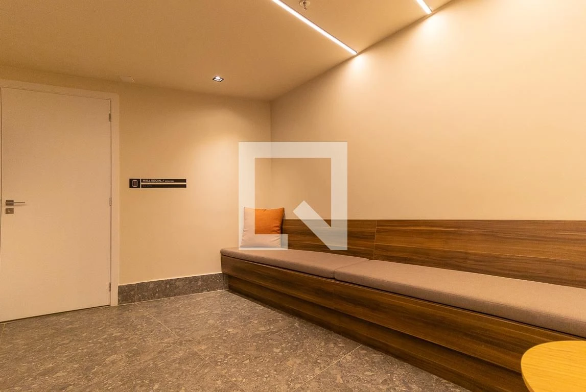 Furnished apartment, 32 m², with floor-to-ceiling windows — photo 44