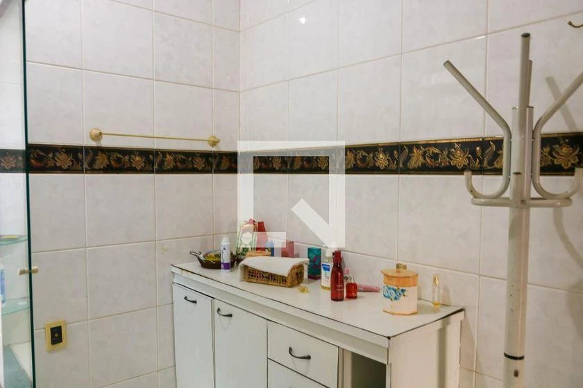 Furnished house with 4 bedrooms and 550 m² with air conditioning — photo 45