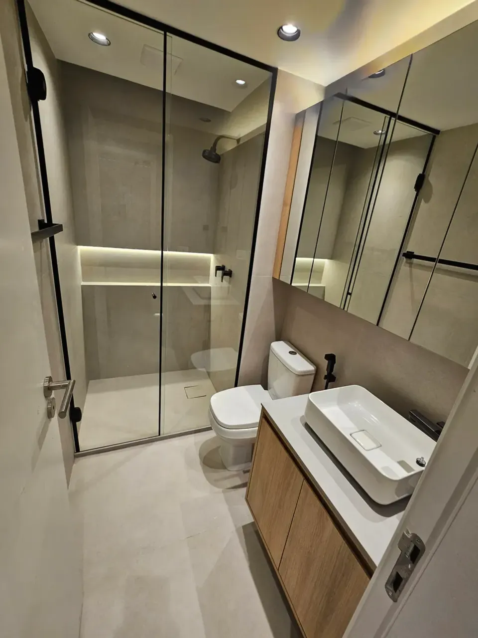 3-bedroom apartment with balcony and open kitchen — photo 10