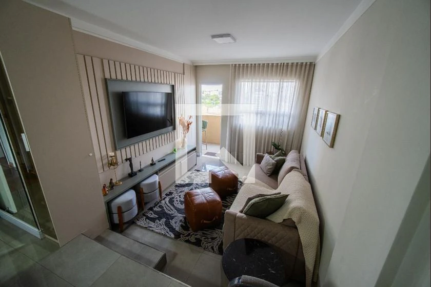 2-bedroom apartment with a home office