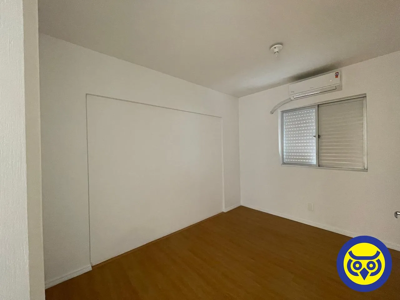 Apartment on the 12th floor with wood or laminate floors — photo 8