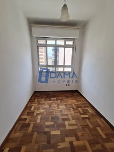 3-bedroom apartment with 1 bathroom and no parking — photo 2