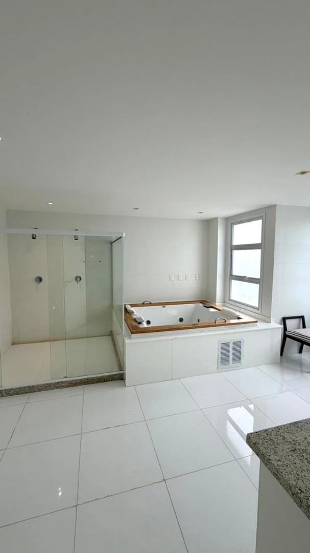 Casa triplex com 6 quartos e piscina, 1 suíte — photo 12
