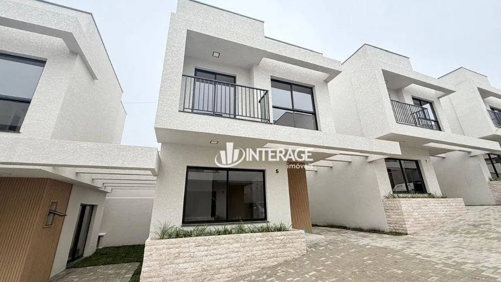 Townhouse with 3 bedrooms, en-suite and private garden