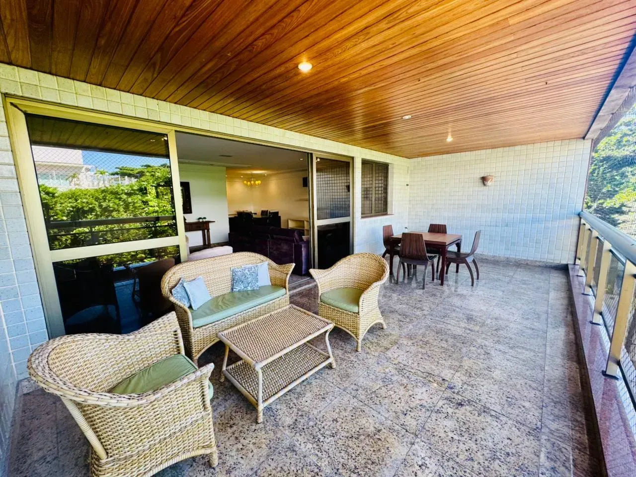 Apartamento mobiliado com 3 quartos e 3 banheiros — photo 10