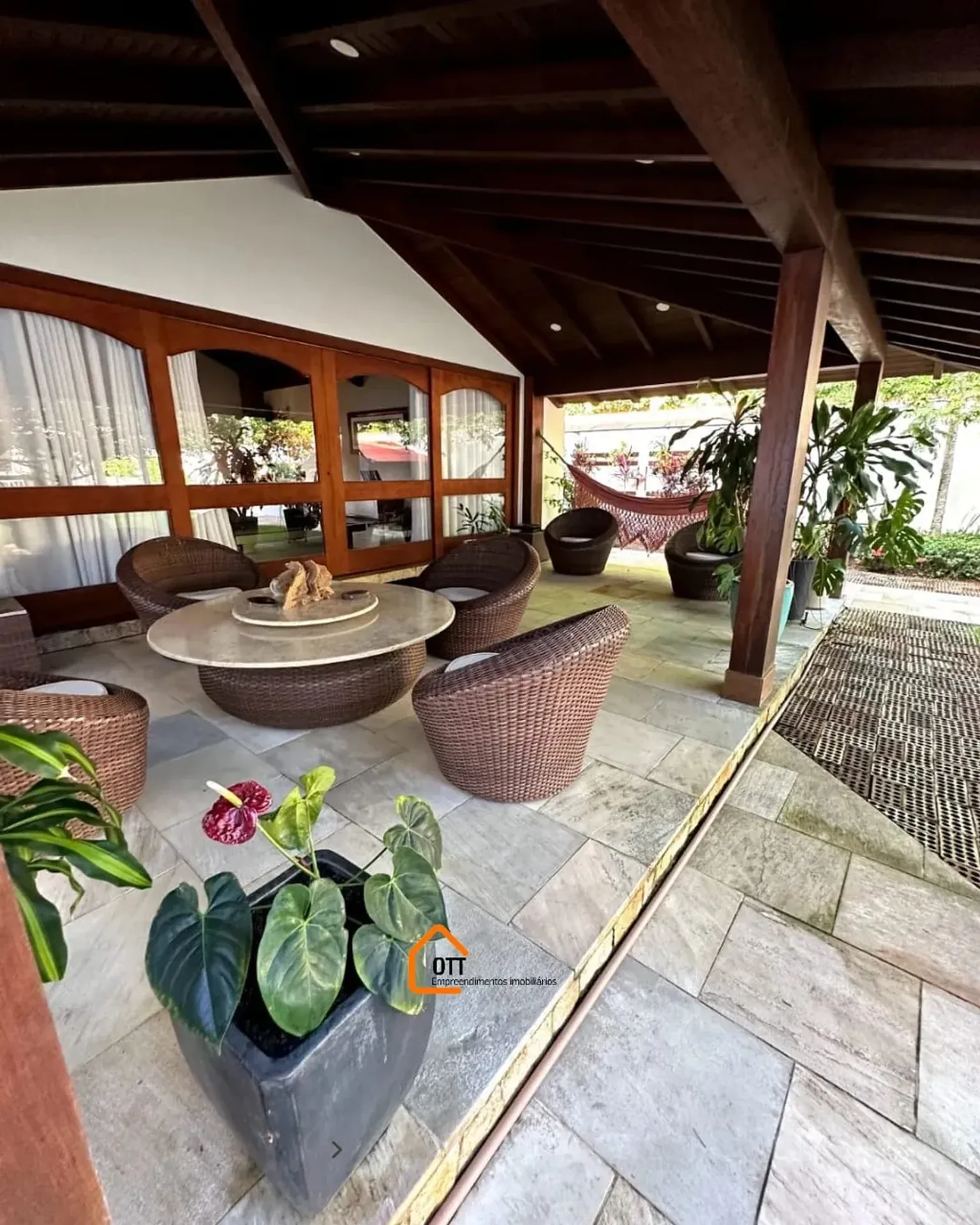 Casa com varanda e churrasqueira 5 quartos e 5 banheiros — photo 25