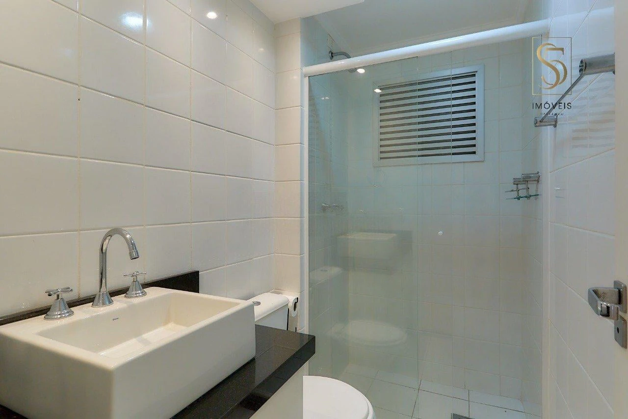 3-bedroom apartment with a home office in Curitiba — photo 23